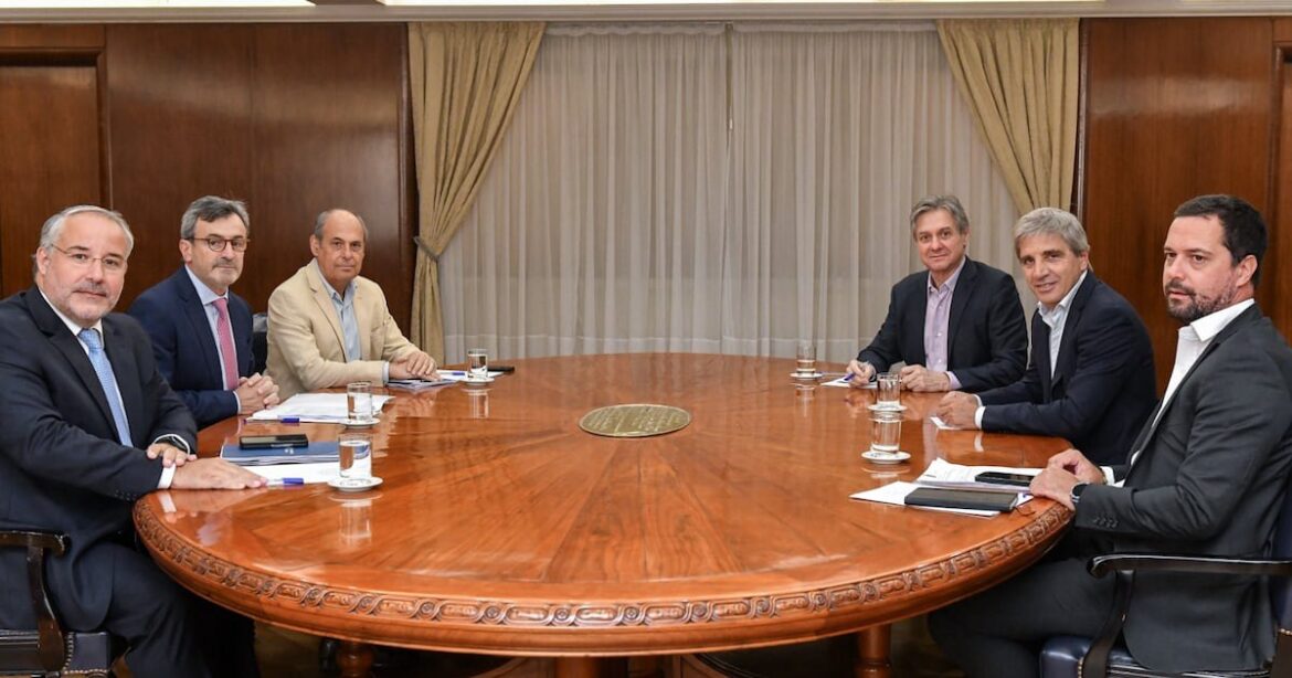 El gobierno y la UIA sellaron su alianza en medio de la crisis fabril