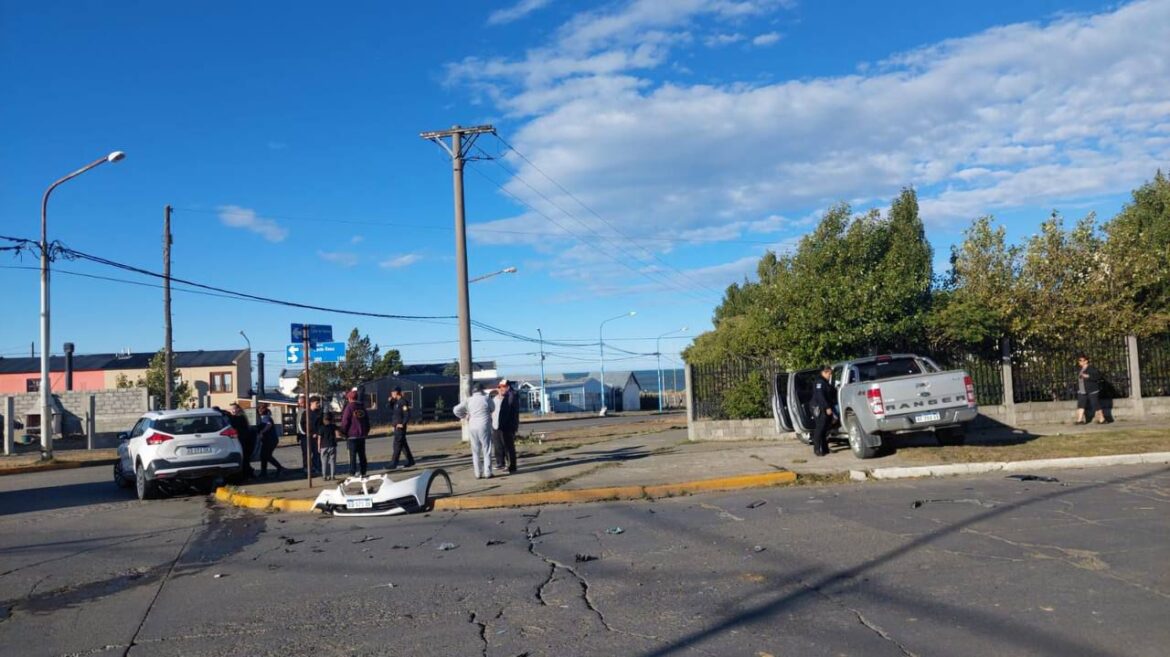 Un choque entre una camioneta y un automóvil dejó a dos mujeres con heridas menores en Río Grande