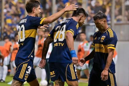 La noche en que Bareiro se vistió de héroe: doblete del paraguayo para darle el triunfo a Boca ante Gimnasia de Chivilcoy en la Copa Argentina