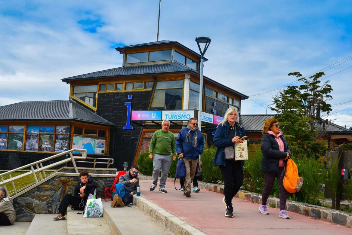 MÁS DE 6 MIL PERSONAS LLEGARON ESTE MIÉRCOLES A USHUAIA EN CRUCEROS