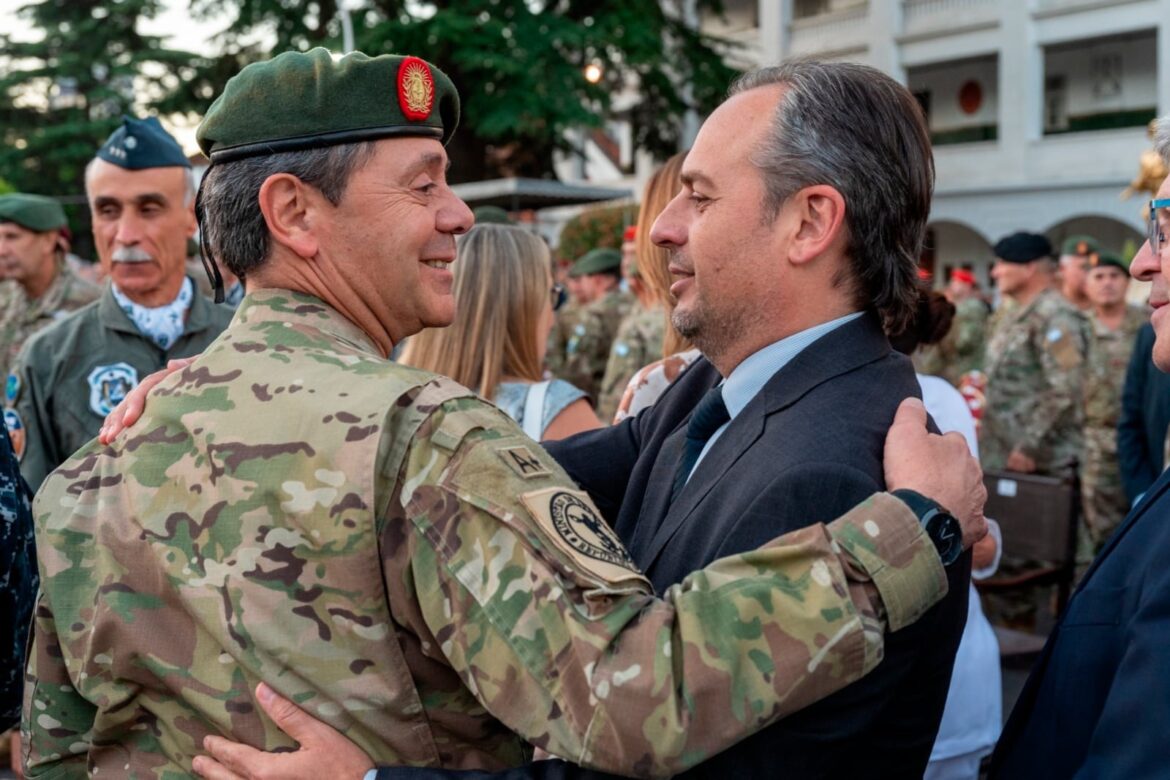 Un Funcionario de Defensa Desafía la Memoria: Críticas a los Juicios por la Dictadura Desde el Corazón del Gobierno