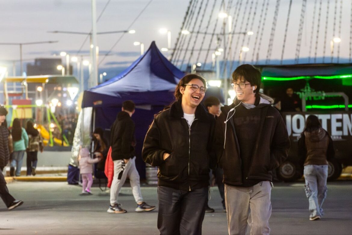 RÍO GRANDE CELEBRA EL DÍA DEL AMOR Y LA AMISTAD EN EL PARQUE DE LOS 100 AÑOS