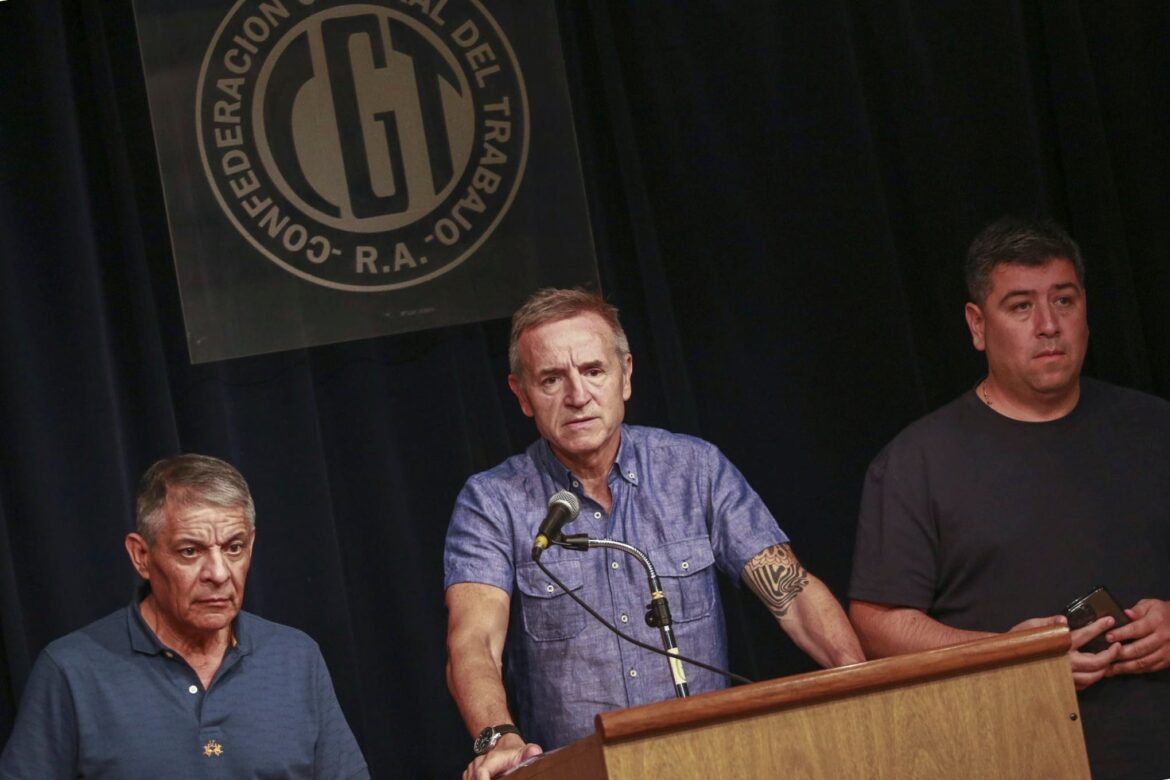 La CGT define un paro nacional contra la reforma laboral mientras crecen las presiones internas