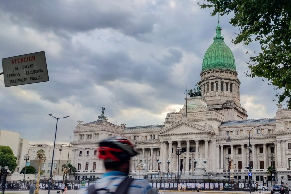 Un Torbellino Político se Cierne sobre el Senado: Reforma Laboral y Fracturas Opositoras en la Mira