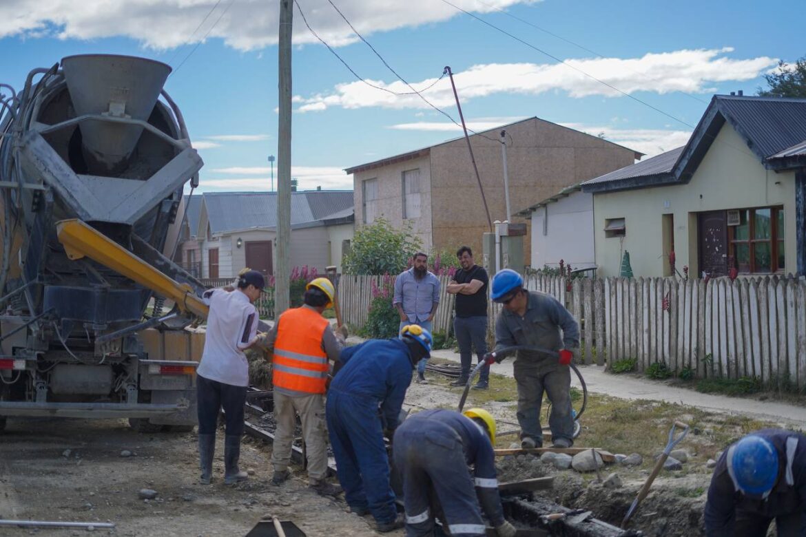 Avanza el Plan de Cordón Cuneta y Veredas en Provincias Unidas y el casco céntrico