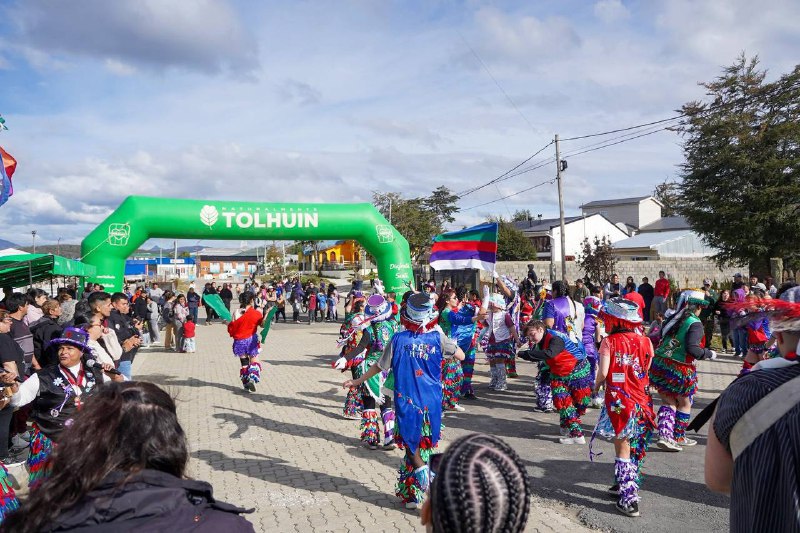 El Municipio celebró el Carnaval con amplia participación vecinal en el centro de Tolhuin