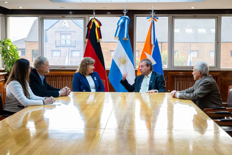 LA VICEGOBERNADORA URQUIZA RECIBIÓ AL EMBAJADOR DE ALEMANIA EN SU PRIMERA VISITA OFICIAL A LA PROVINCIA