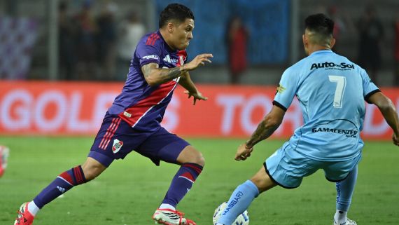 La magia de Juanfer ilumina el camino Millonario en la Copa Argentina