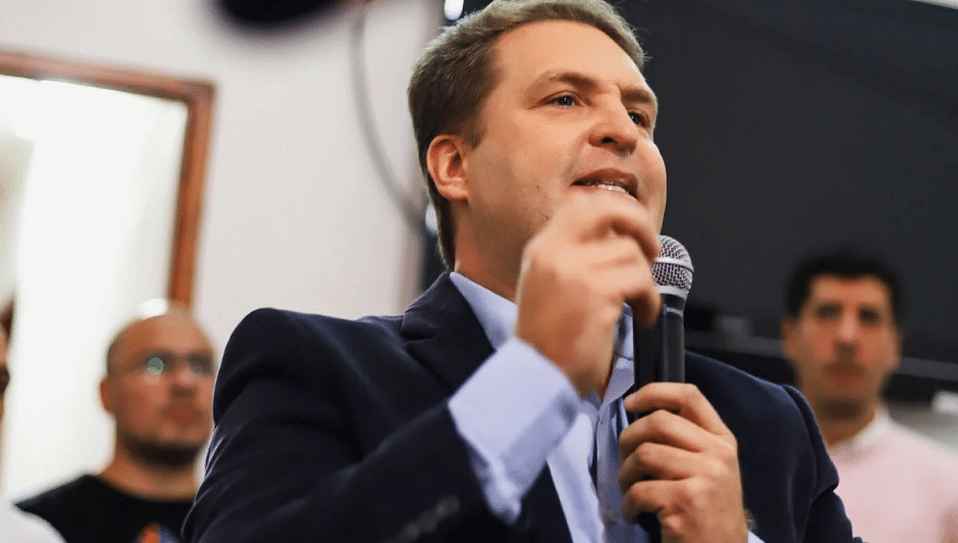 Von der Thusen endurece el tono contra la gestión municipal y marca perfil propio en la previa electoral