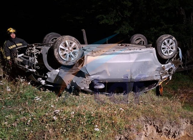 Vuelco en la Ruta Nacional 3: joven conductora pierde el control y termina despistando en cercanías de Aguas Blancas