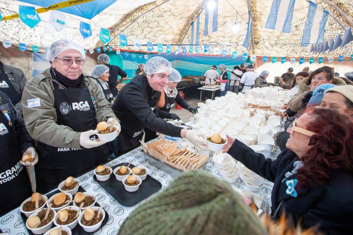 ESTE 2 DE ABRIL, COMPARTÍ UN GRAN ALMUERZO POPULAR EN FAMILIA