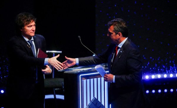 El respaldo popular al oficialismo se derrumba ante la tormenta económica y los fantasmas de la corrupción