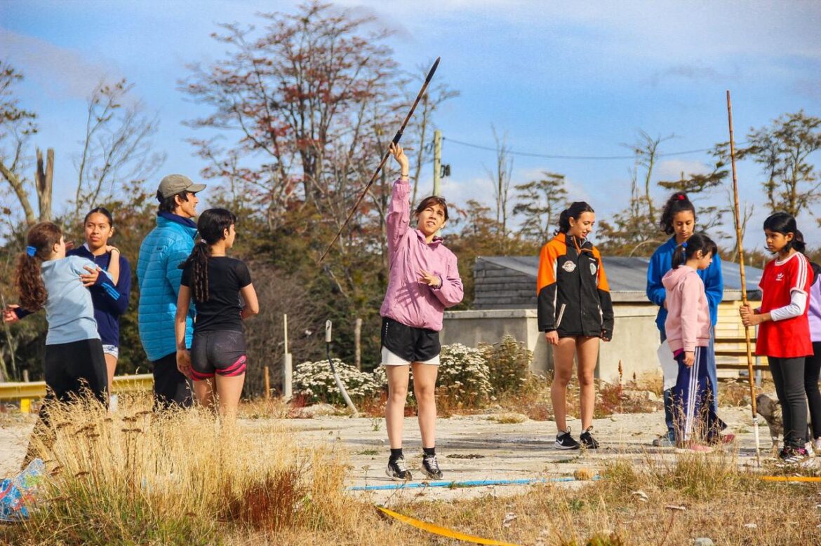 TOLHUIN VIVIÓ UNA GRAN JORNADA DE ATLETISMO CON PROMESAS LOCALES