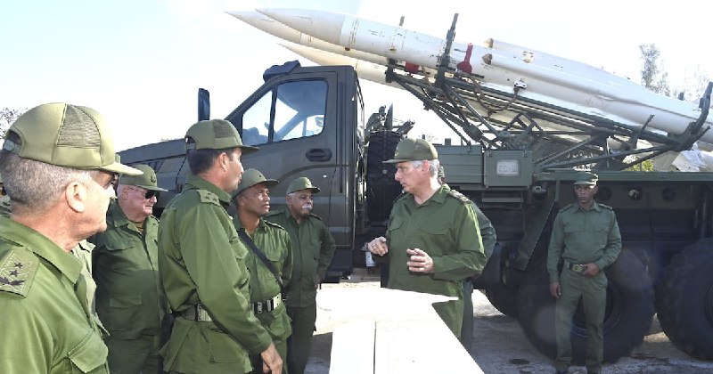 La Habana se alista ante un posible escenario de confrontación armada con Washington mientras la isla enfrenta su peor crisis energética