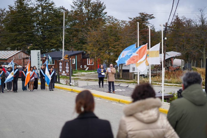 Tolhuin conmemoró el 24 de marzo con un acto central en la Plazoleta de la Memoria