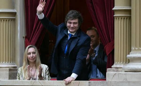 El Presidente llega al Congreso con un triunfo legislativo apabullante, mientras la crisis social se expande y el humor de sus votantes comienza a agriarse