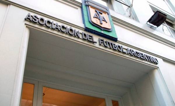 CONFLICTO INSTITUCIONAL: LA AFA DECRETA UN PARO TOTAL DEL FÚTBOL ARGENTINO POR UNA INVESTIGACIÓN PENAL