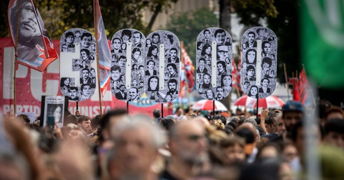 A medio siglo del golpe, la memoria se tensa entre el desaliento y la urgente necesidad de refundar el relato