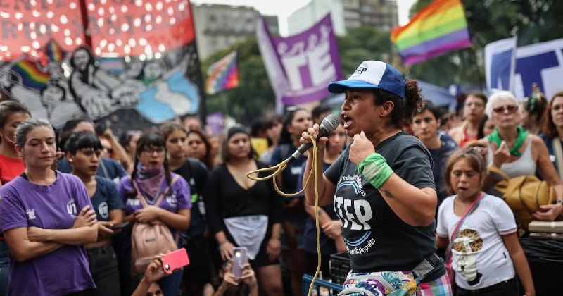La marea que no cesa: por qué el feminismo se erige como el principal dique de contención ante la ola ultraconservadora