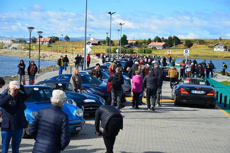 USHUAIA FUE ESCENARIO DE LA LLEGADA DE “ROUTE DES ANDES 2026”, UN EVENTO INTERNACIONAL DE TURISMO AUTOMOVILÍSTICO