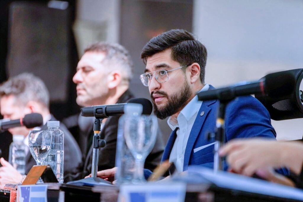 Bogado defendió la regulación de Uber en Río Grande y advirtió sobre la “naturalización de la explotación” laboral