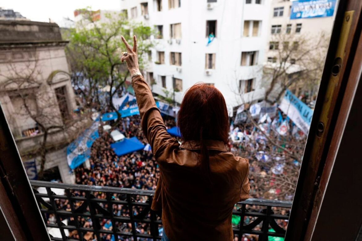 CFK declarará en la causa Cuadernos con una pregunta clave: «¿De cuántas asociaciones ilícitas piensan acusarme?»