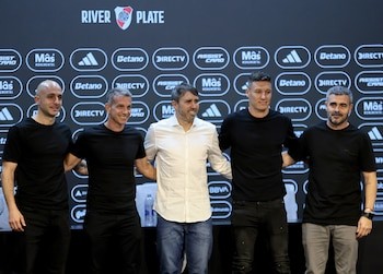 El «Chacho» Coudet asume el trono en Núñez: Presentó su cuerpo técnico, confirmó a Musto como escudero y dejó abierta la puerta para Lucho González