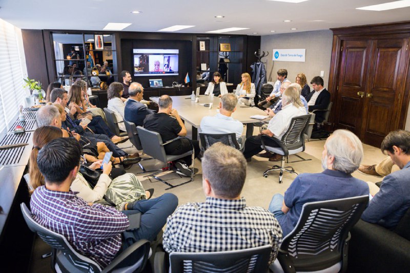 GOBIERNO TRAZÓ UNA AGENDA CONJUNTA CON REPRESENTANTES DE LAS CÁMARAS INDUSTRIALES FUEGUINAS