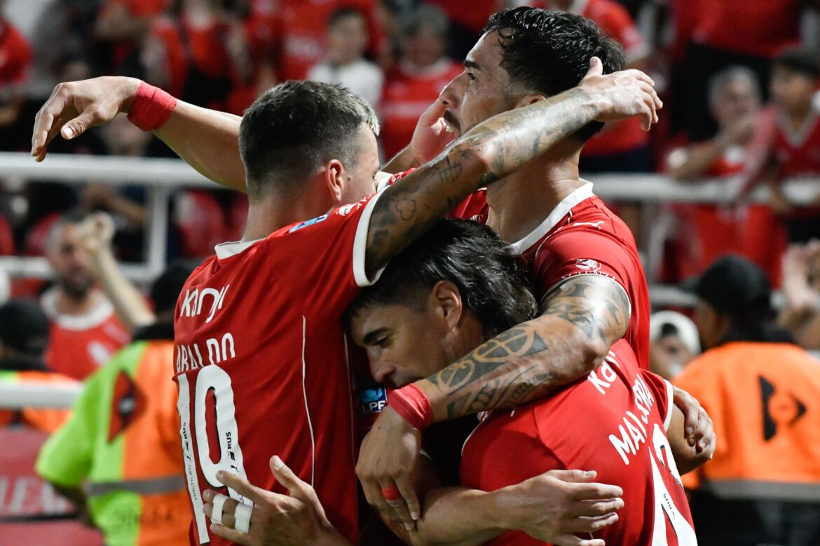 Avalos y Marcone quebraron el muro del «Ferroviario» en Avellaneda