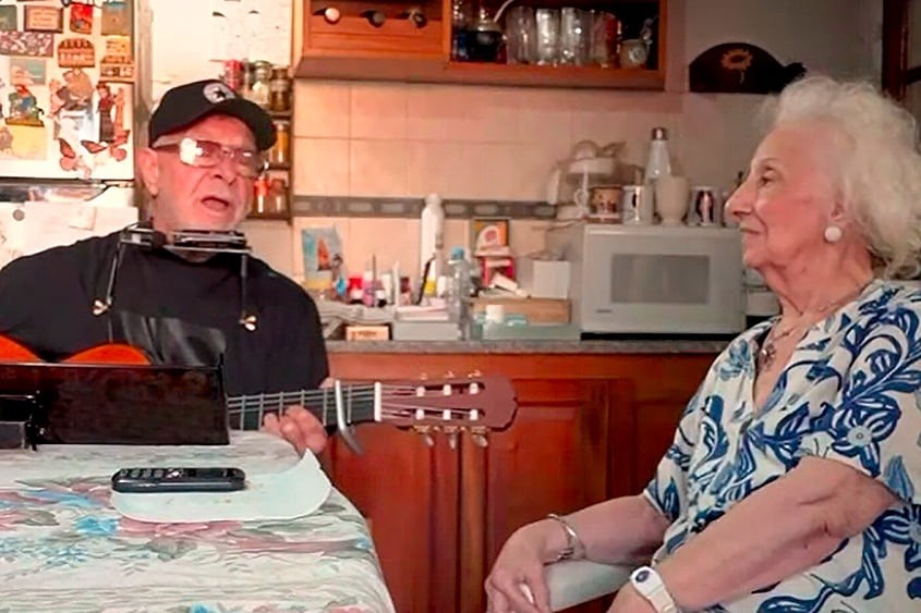 Un abrazo de memoria y resistencia: León Gieco y Estela de Carlotto unen voces en el umbral de los 50 años del golpe