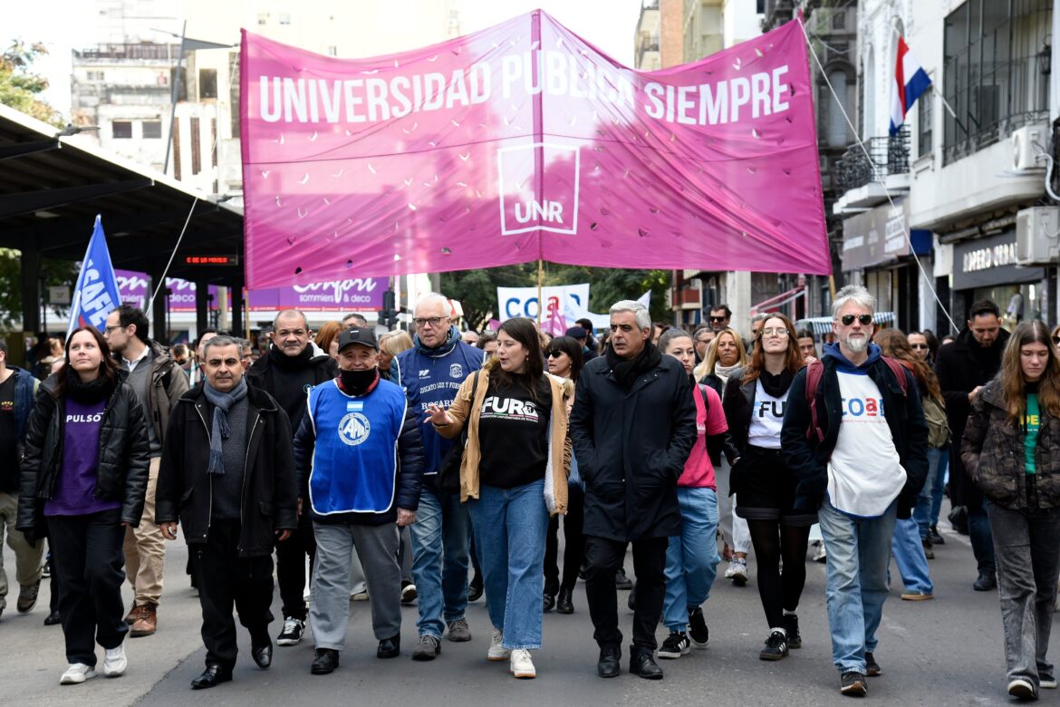 La universidad pública inicia un paro histórico en defensa del salario y la ley de financiamiento