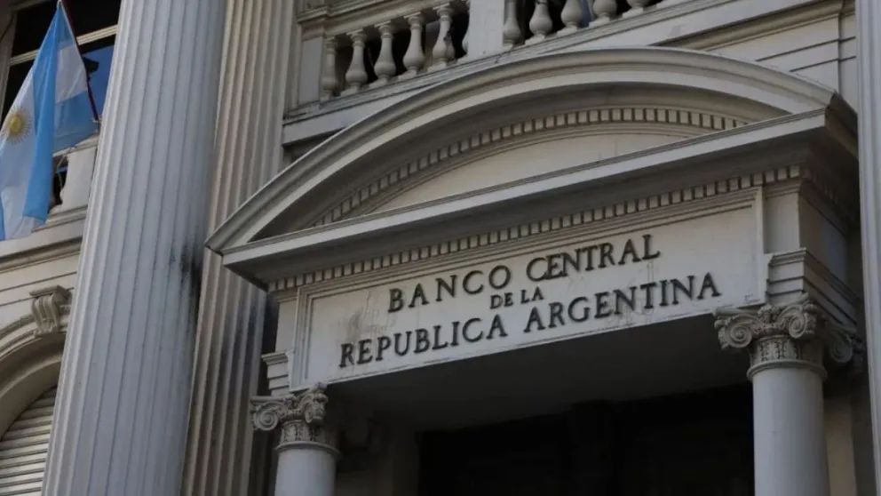 Plan de ajuste en el Central: Cierran once sucursales del Banco Nación y la Patagonia queda al borde del abandono operativo