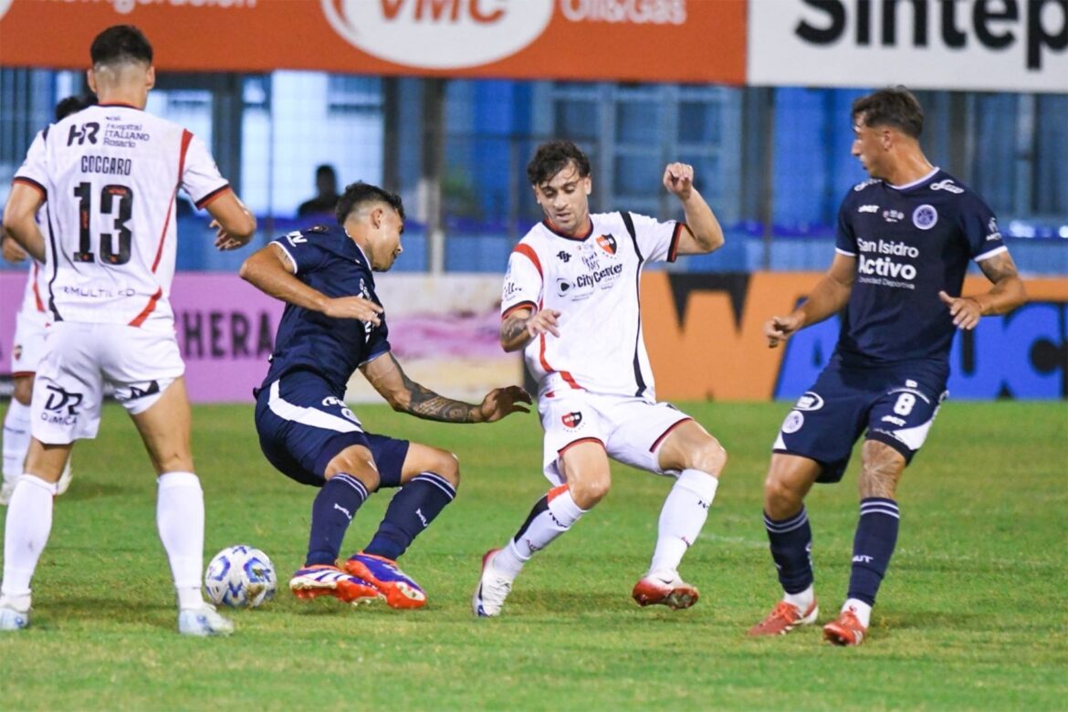 Dominio estéril y fragilidad defensiva: Newell’s cayó ante Acassuso en un partido para el olvido