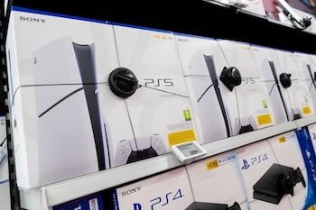 Sony aplica una nueva suba de tres dígitos a su línea de consolas por segunda vez en menos de un año