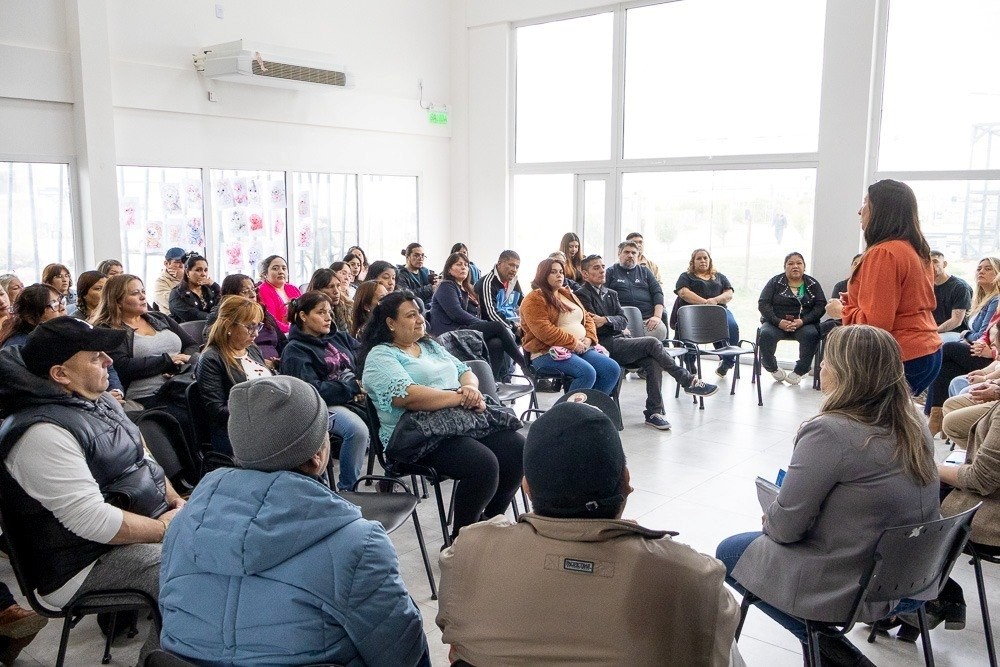 RÍO GRANDE FORTALECE LA RED DE CONTENCIÓN SOCIAL EN UN ENCUENTRO CLAVE CON REFERENTES DE COMEDORES COMUNITARIOS