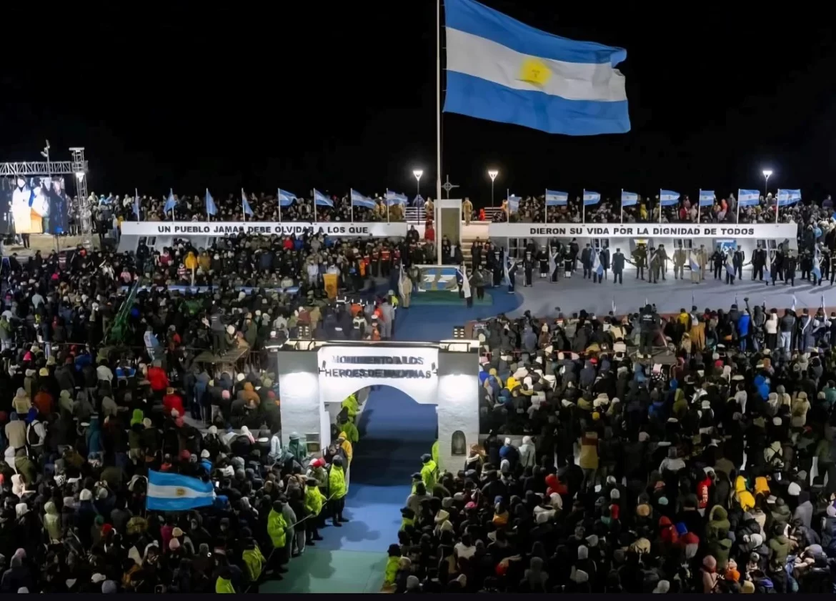 Concejales acompañaron a los excombatientes en la Vigilia por Malvinas