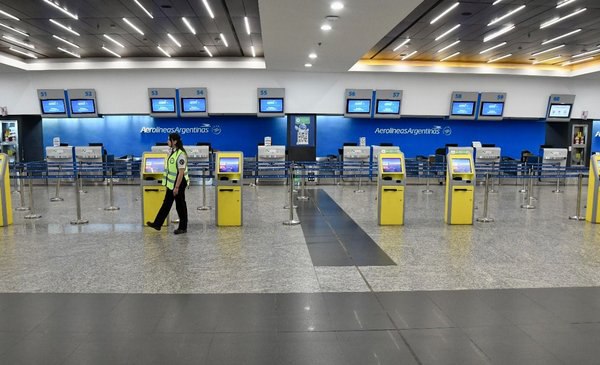 El paro estatal sacude el país: bloqueos aéreos en la Patagonia y una jornada de fuerza que paraliza servicios clave