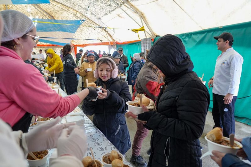 MILES DE VECINAS Y VECINOS COMPARTIERON EN EL GRAN ALMUERZO POPULAR DEL 2 DE ABRIL
