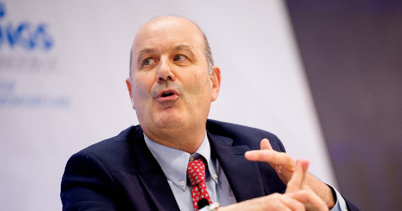 El polemista Sturzenegger desata una tormenta digital al justificar el achicamiento del Servicio Meteorológico con una “historia increíble” de ineficacia técnica