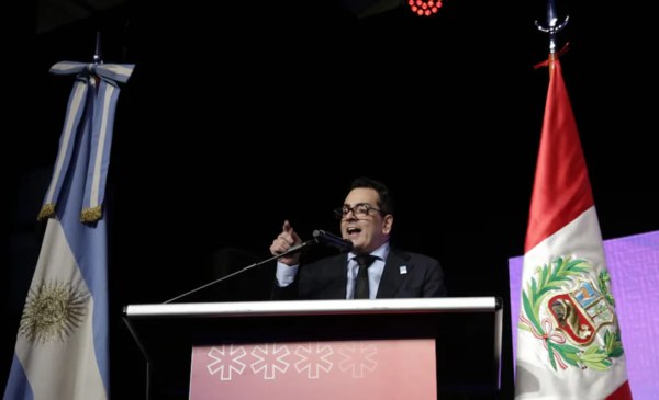 Tensión y reproches en la apertura de la 50° edición de la Feria del Libro porteña: el secretario de Cultura desafió a los abucheos