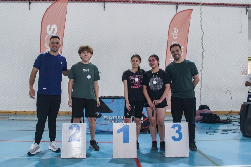 CON GRAN PARTICIPACIÓN SE REALIZÓ UN TORNEO LOCAL DE BÁDMINTON EN TOLHUIN