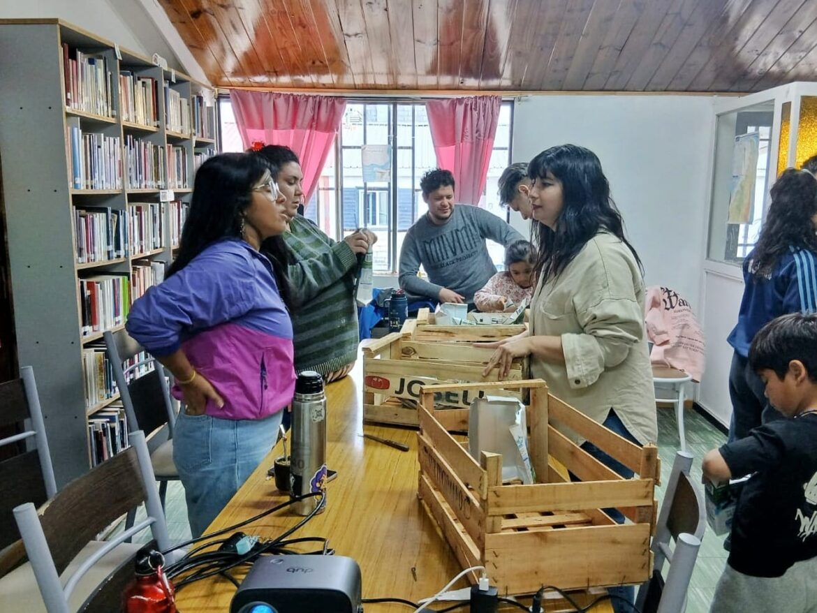 RIOGRANDENSES PARTICIPARON DE UN TALLER DE COMPOSTAJE