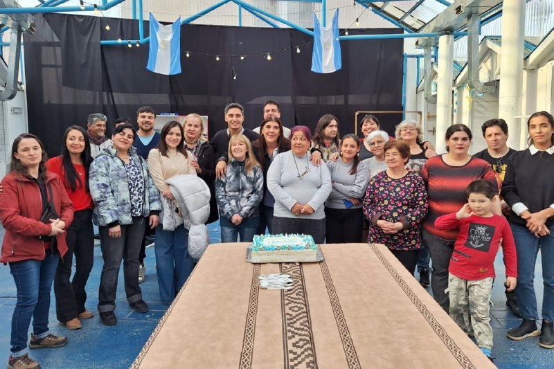 EL MUNICIPIO AGASAJÓ A ARTESANOS Y MANUALISTAS DE LA CIUDAD