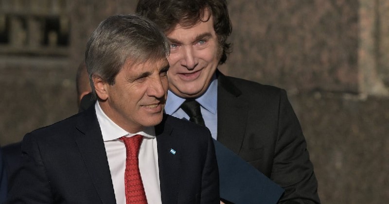 El ocaso del experimento libertario: Adorni como un caminante sin rumbo en el laberinto del poder