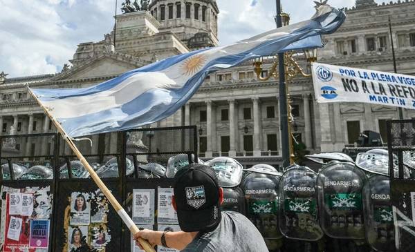 La Justicia laboral restituye la reforma impulsada por el Ejecutivo y desactiva el freno que pesaba sobre más de ochenta puntos neurálgicos de la nueva legislación