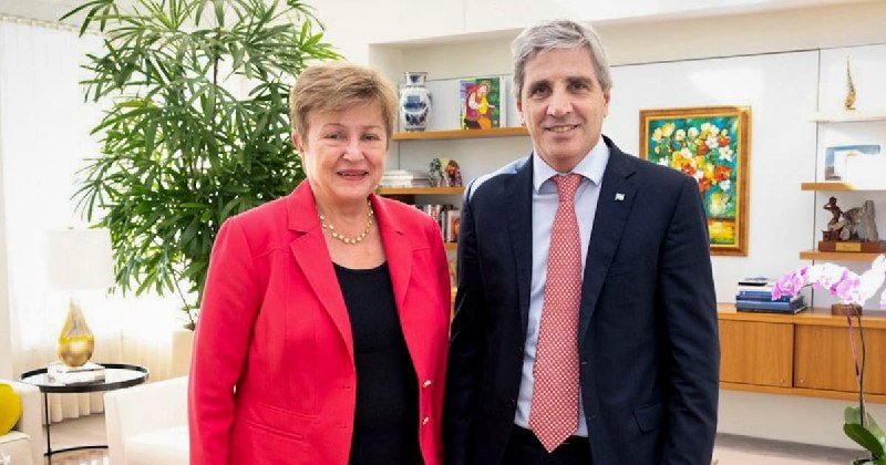 La misión por los mil millones: Caputo y Bausili buscan destrabar el financiamiento en Washington en medio de alertas del FMI y un escenario global en llamas