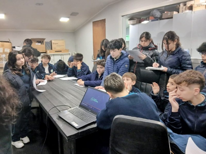 DÍA DE LA TIERRA: JUNTO AL MUNICIPIO, ESTUDIANTES DE LA CIUDAD VISITARON LA PLANTA DE “INGENIO VERDE”