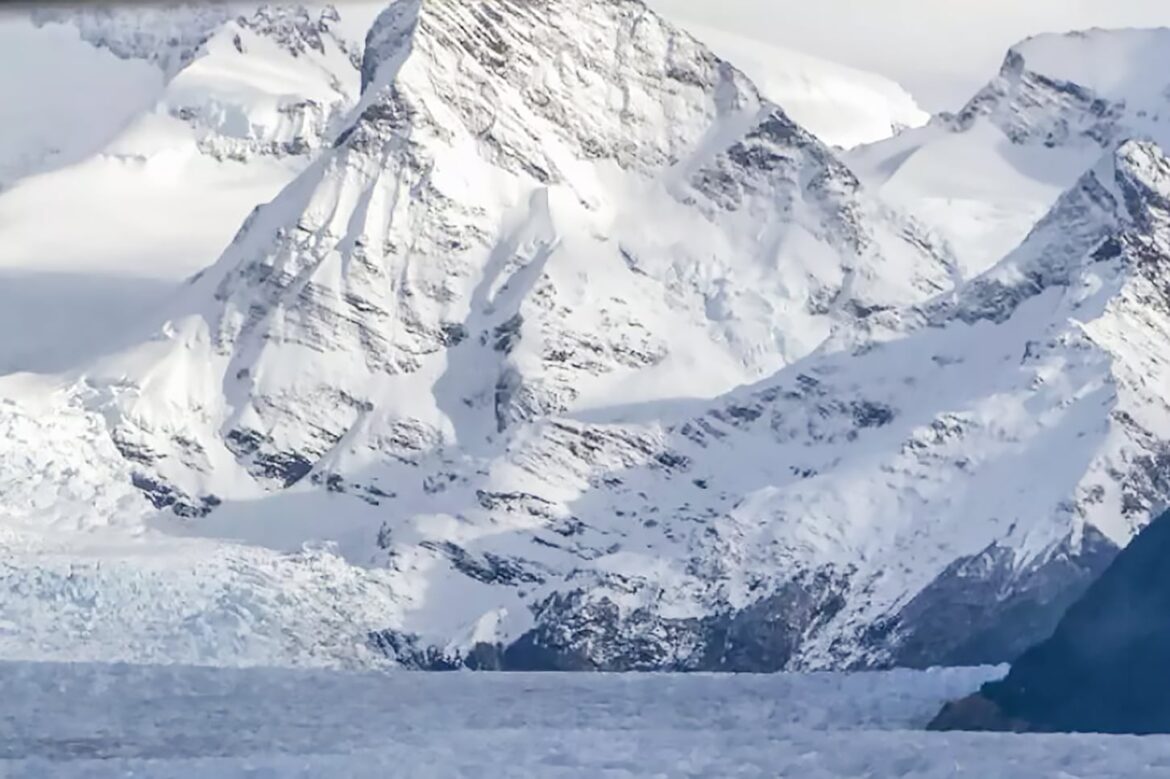 El Gobierno promulgó la nueva Ley de Glaciares en medio de un creciente rechazo social y un revés judicial en Santa Cruz