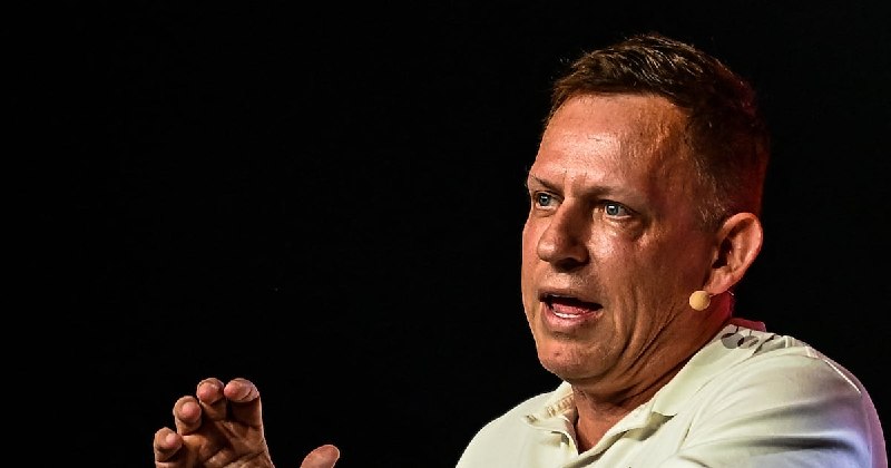 Peter Thiel elige Argentina como refugio estratégico: afinidad con Milei, temor al futuro y rechazo a los impuestos