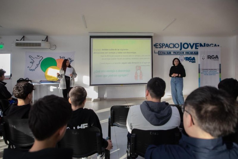 EL MUNICIPIO FOMENTA ESPACIOS DE PROMOCIÓN EN SALUD MENTAL PARA JÓVENES